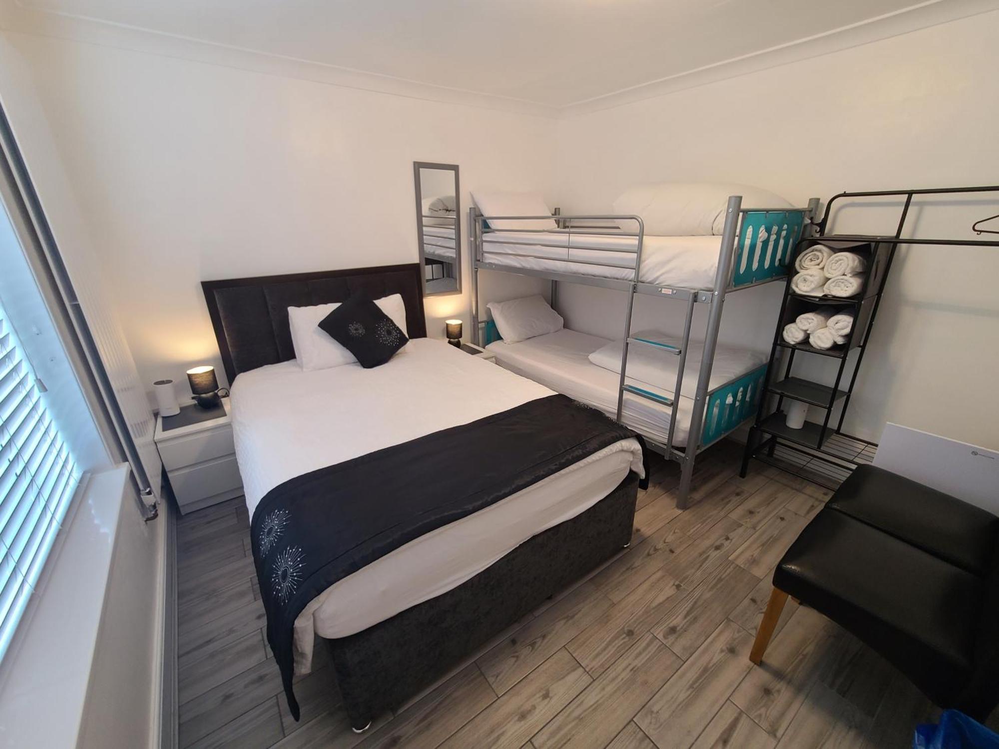 Gatwick Rooms-Travel Service-Airport Parking Ifield Kültér fotó