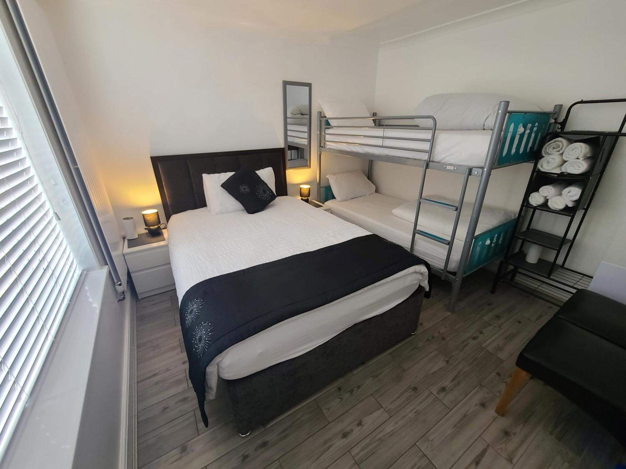 Gatwick Rooms-Travel Service-Airport Parking Ifield Kültér fotó