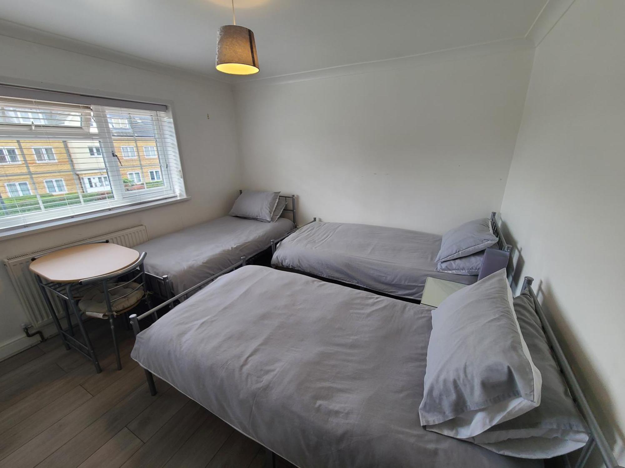 Gatwick Rooms-Travel Service-Airport Parking Ifield Kültér fotó