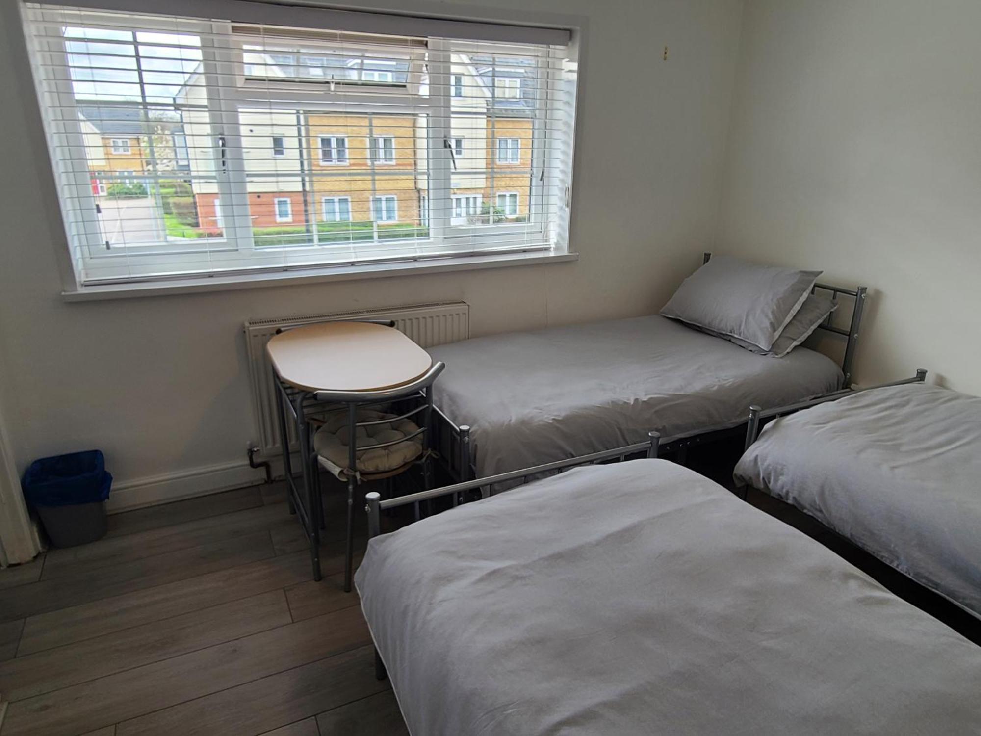 Gatwick Rooms-Travel Service-Airport Parking Ifield Kültér fotó